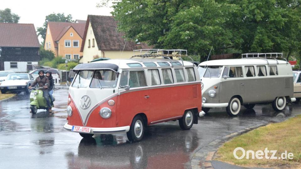 Wohnmobile der älteren Art: der &quot;VW-Bulli&quot;. Bild: hcz