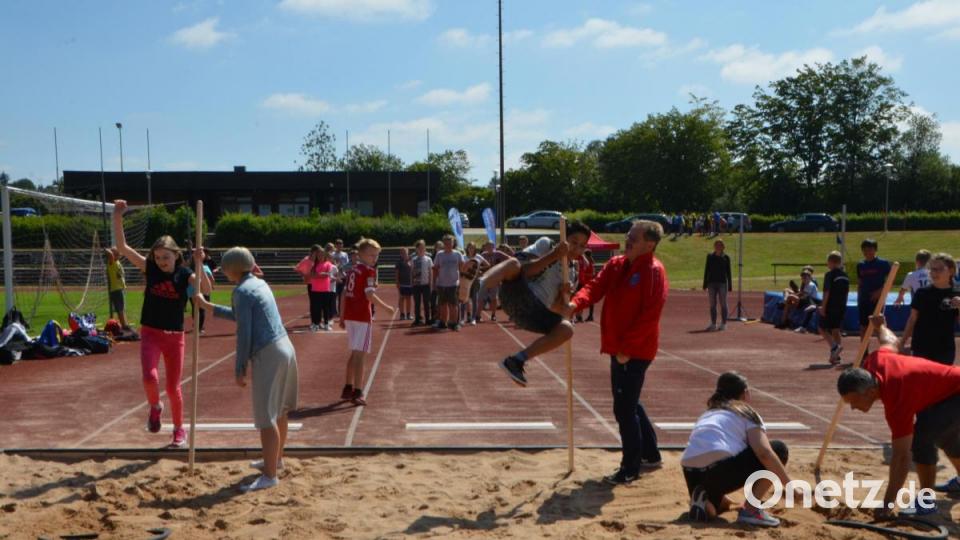 Der Turnverein bietet beim Projekt &quot;Verein macht Schule&quot; Leichtathletikübungen an. Bild: dob