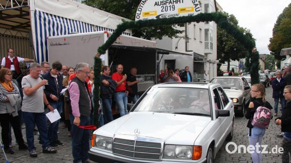 Oldtimerausfahrt des ADAC/MSC beim Bürgerfest 2019 in Wiesau. Bild: wro