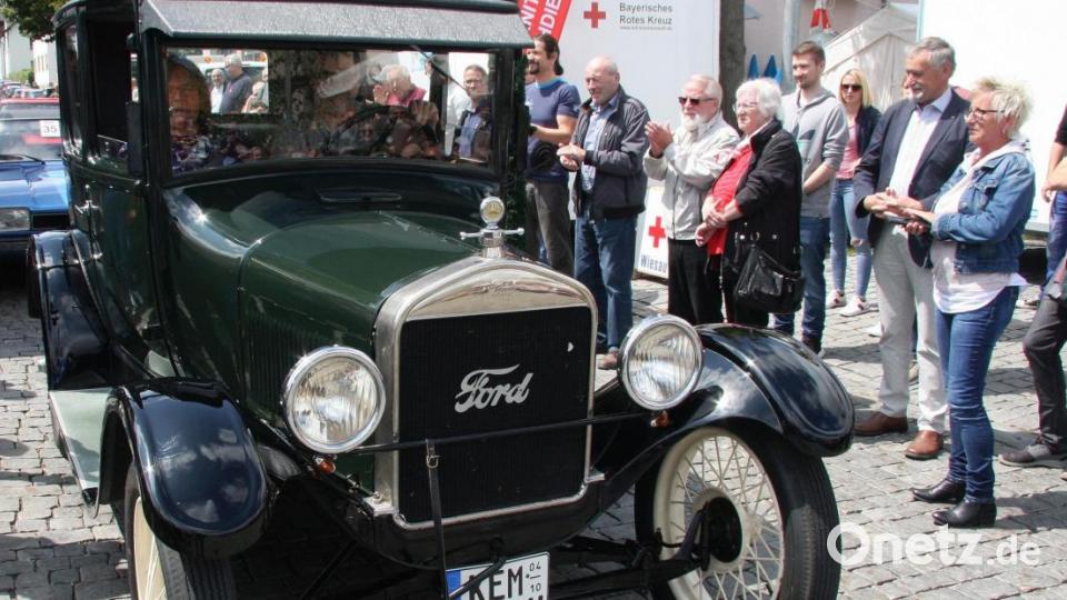 Das älteste teilnehmende Automobil war ein Ford T. Der Veteran aus dem Jahr 1926 wurde von Dieter Stöcklein gesteuert. Bild: wro