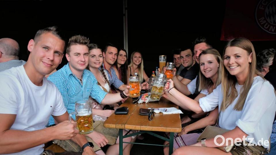 Auffällig viele junge Leute kommen zum Bürgerfest Bild: twi