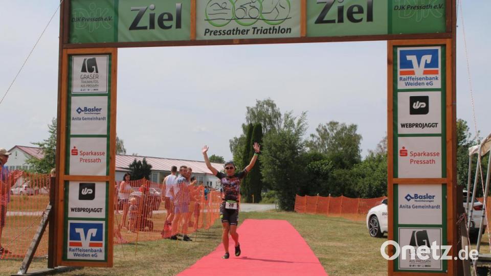 Jonas Storch (Bild) und Jarit Lötz belegen die Plätze zwei und drei. Über die Platzierung muss die Wettkampfleitung entscheiden. Bild: sne