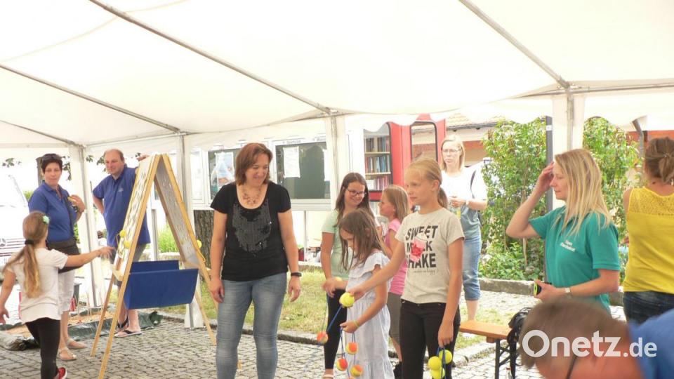 Beim Leitergolf war Geschicklichkeit gefragt. Bild: lep