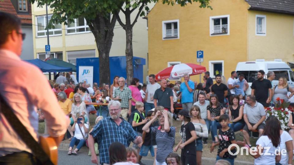 &quot;The Havlicek Brothers&quot; geben für ihre Fans jeden Alters Vollgas. Bild: Tobias Schwarzmeier