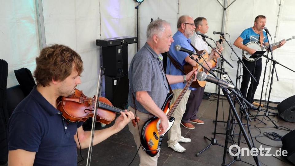 „High Grass“ aus der Partnerstadt Horšovský Týn gefiel mit Bluegrass, Folk und a capella Gesang. Bild: Gerhard Götz