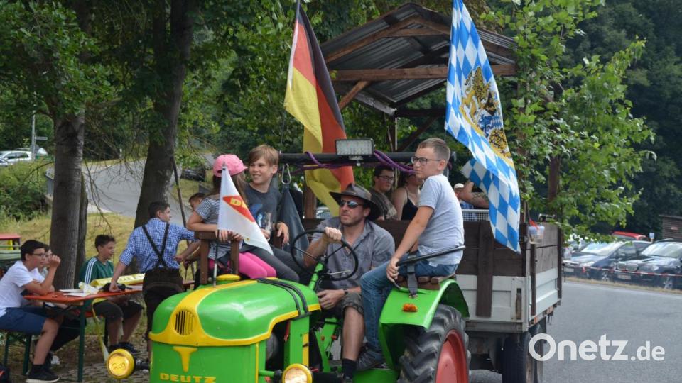Ankunft der herrlich geschmückten Bulldogs in Kaltenmühle. Bild: jr