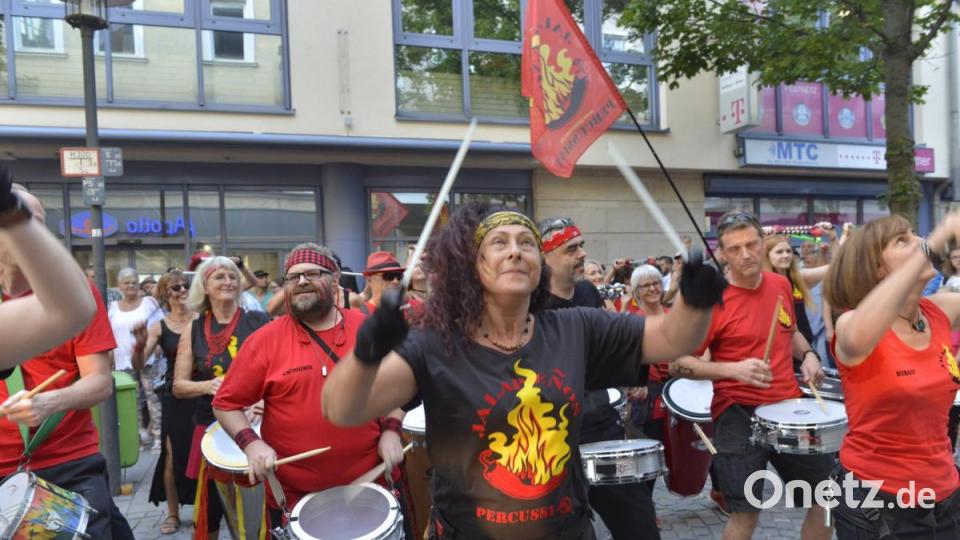 Weiden träumt - die Stadt ist voller Menschen. Bild: wil