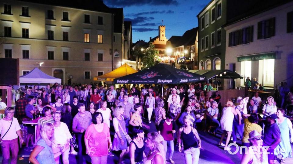 Abtanzen zum Festivalende am Sonntagabend. Bild: Gerhard Götz