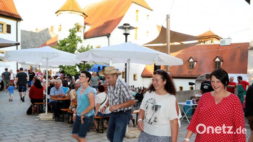 &quot;Line Dance&quot; im Spitalhof. Bild: Gerhard Götz