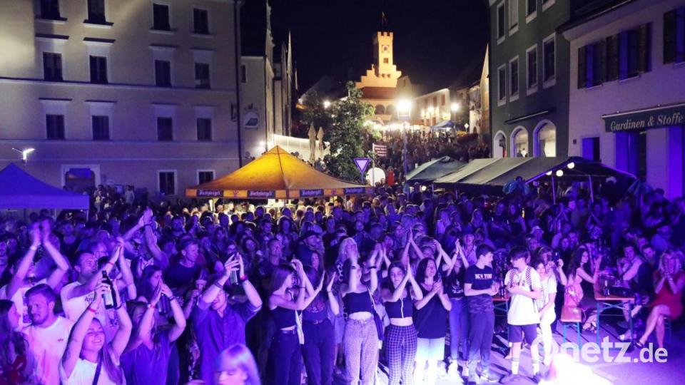The Nasty-Royals mit Indie-Brass Rock am Unteren Marktplatz. Bild: Götz