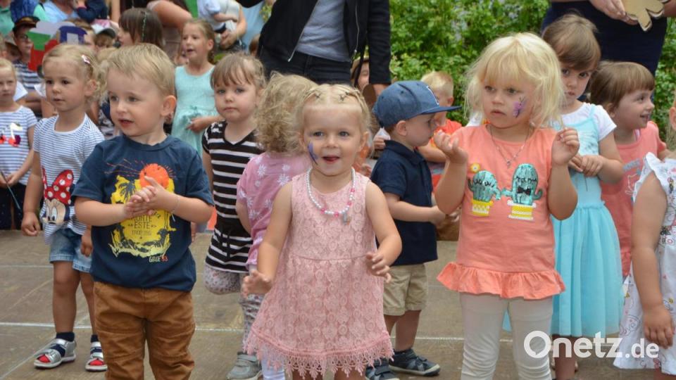 „Die Krippenkinder mit Berta und den Körperteile-Blues“ sorgten sofort für Stimmung. Bild: dob
