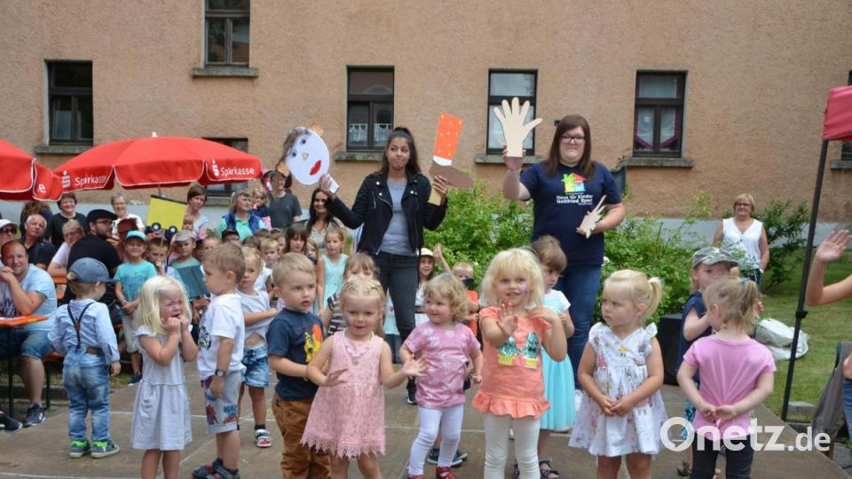 „Die Krippenkinder mit Berta und den Körperteile-Blues“ sorgten sofort für Stimmung. Bild: dob