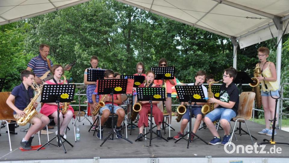 Nach der Verleihung des Jugendförderpreises zeigte die Juniorcombo der Kreismusikschule Kostenproben ihres vielfältigen Programms. Bild: ak