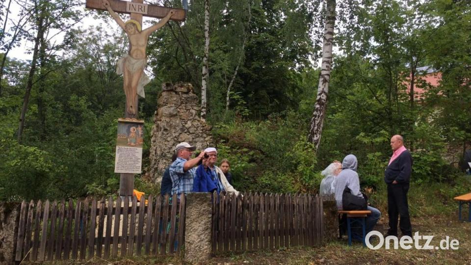 Natürlich wurde auch viel fotografiert beim Ehemaligentreffen in Lutzmannstein. Bild: Unger, Heike