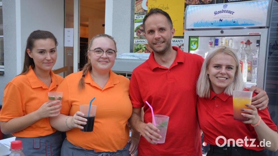 Internationale Cocktails vom „Schlemmereck“. Bild: jr