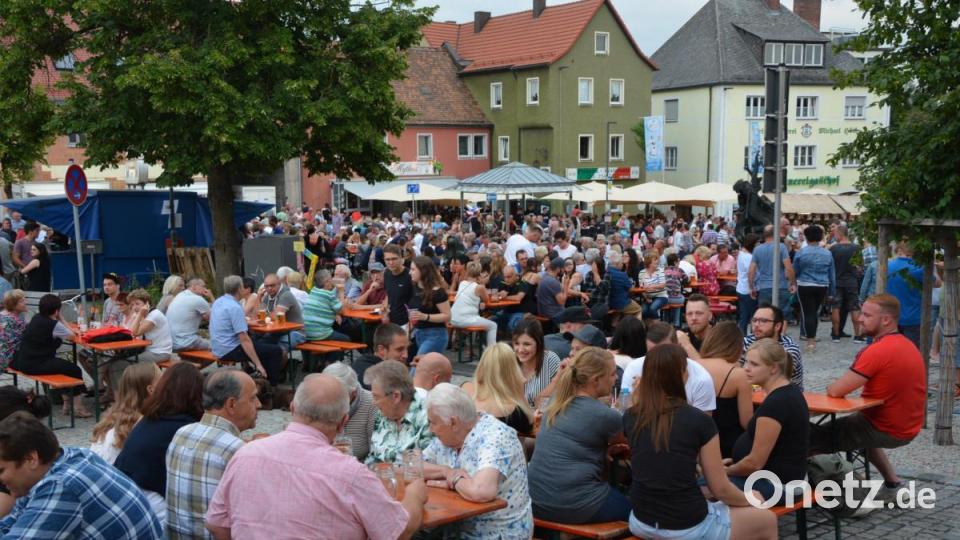 Blick auf den Unteren Marktplatz, der sich wieder einmal als idealer Festplatz präsentierte. Bild: jr