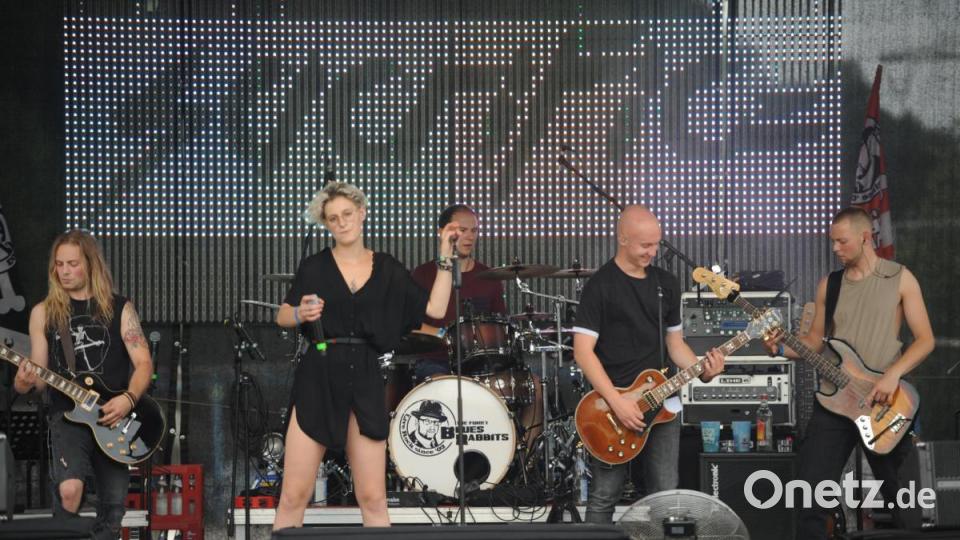 Die Wasserwacht Hirschau und The Funky Blues Rabbits organisierten heuer die 15. Auflage der Beachparty, heuer bereits zum neunten Mal in Hirschau. Mit dabei auch die Band Sacrifice am Nachmittag. Bild: Andreas Brückmann