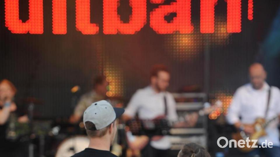 Die Wasserwacht Hirschau und The Funky Blues Rabbits organisierten heuer die 15. Auflage der Beachparty, heuer bereits zum neunten Mal in Hirschau. Heuer mit der Bühne direkt im Sand. Bild: Andreas Brückmann