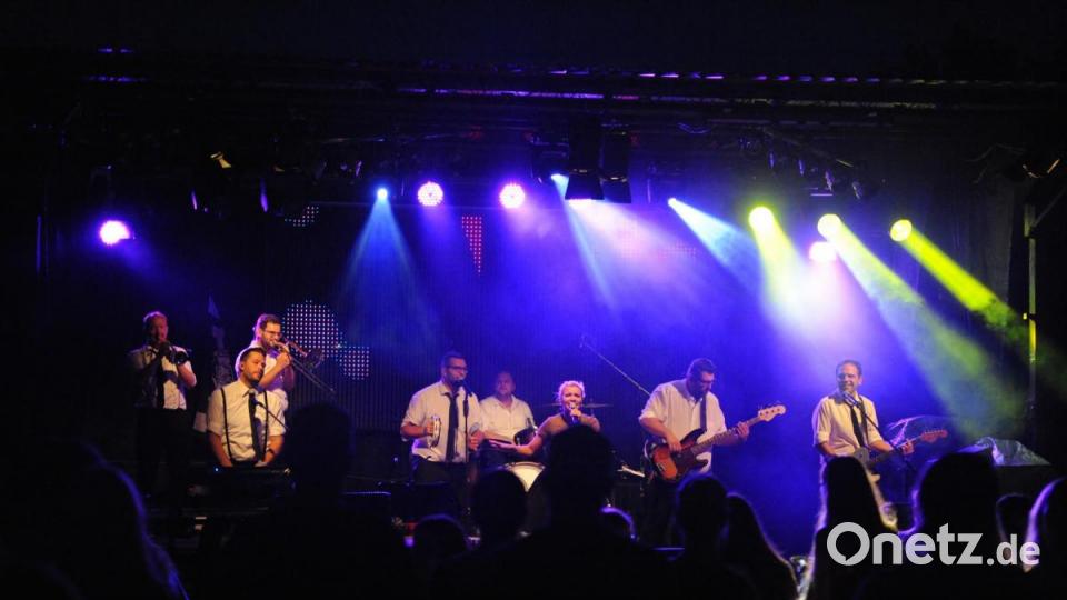 Die Wasserwacht Hirschau und The Funky Blues Rabbits organisierten heuer die 15. Auflage der Beachparty, heuer bereits zum neunten Mal in Hirschau. Bild: Andreas Brückmann
