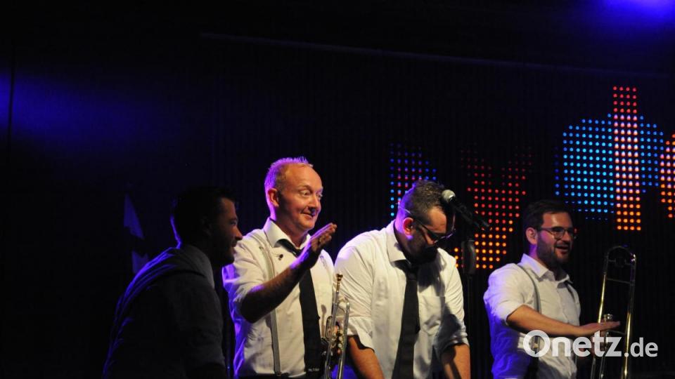 Die Wasserwacht Hirschau und The Funky Blues Rabbits organisierten heuer die 15. Auflage der Beachparty, heuer bereits zum neunten Mal in Hirschau. Und die Funkys gaben wieder Vollgas. Bild: Andreas Brückmann