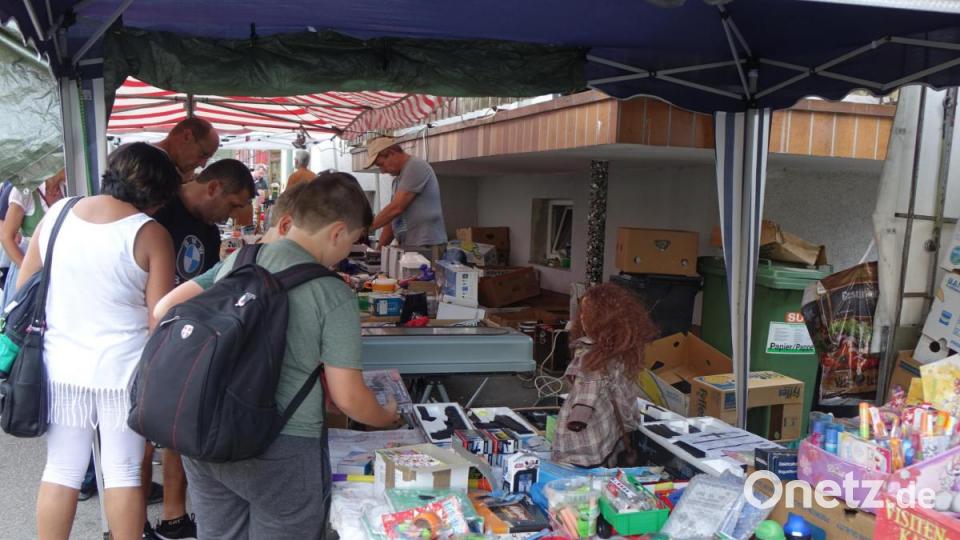 Beim Trödel- und Kunsthandwerkermarkt gabs allerhand Interessantes. Bild: mmj