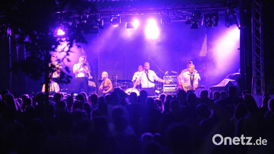 Die Wasserwacht Hirschau und The Funky Blues Rabbits organisierten heuer die 15. Auflage der Beachparty, heuer bereits zum neunten Mal in Hirschau. Bild: Andreas Brückmann