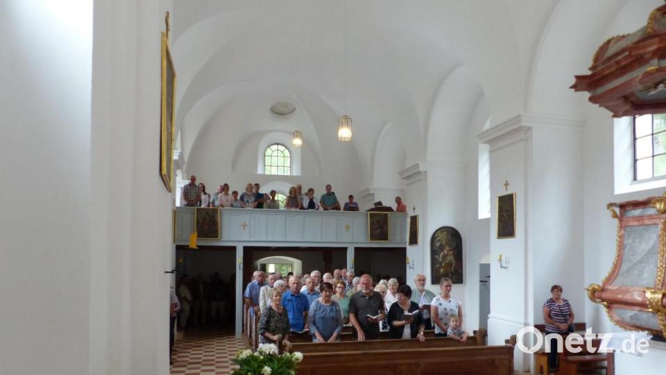 Kaum ein Platz blieb frei beim Gottesdienst in der Allerheiligenkirche. Bild: fsc