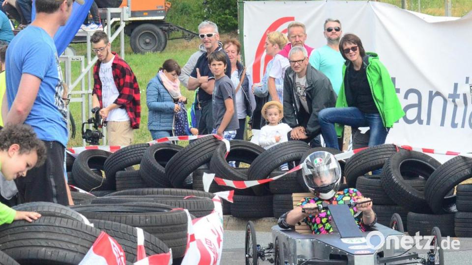 Und dann schoss dann noch der &quot;Roadrunner&quot; des Irchenriether Weiherteams um die Kurve. Bild: Kunz