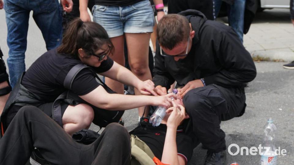 Bilder von der Antifa-Demo in Schwandorf. Bild: Christopher Dotzler