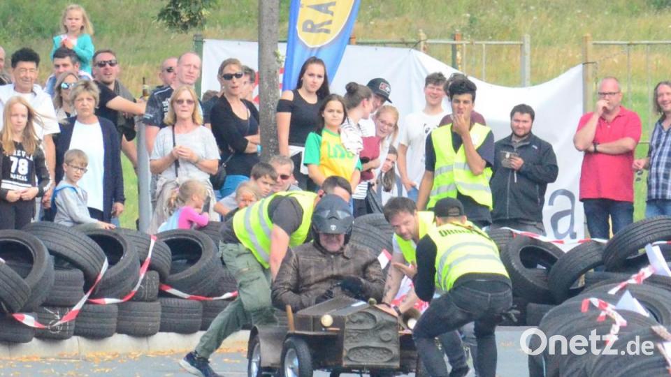 Wieder auf die schiefe Bahn gebracht. Bild: Kunz