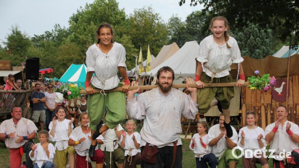 Auftritt der Akrobatik-Gruppe &quot;Flip Flops&quot;. Bild: mp