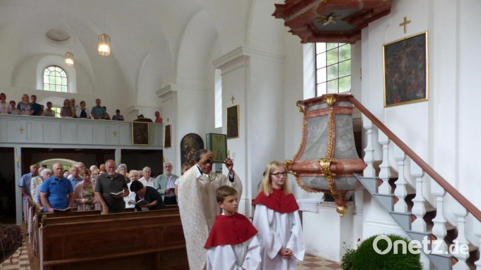 Beim Einzug des Priesters. Bild: fsc