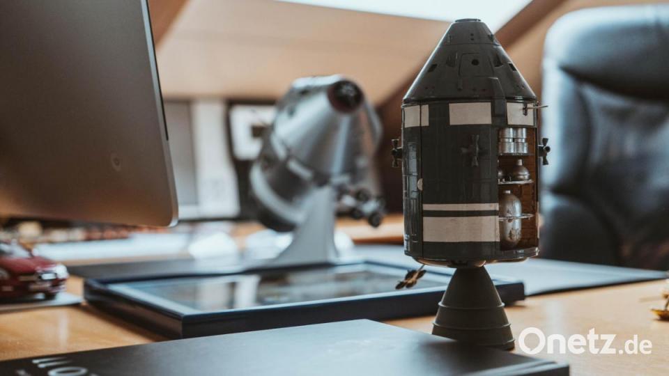 Stefan Schmitt gewährt Einblick in sein privates Raumfahrtmuseum: Jede Menge Modelle zur US-Raumfahrt Bild: Lukas Meister