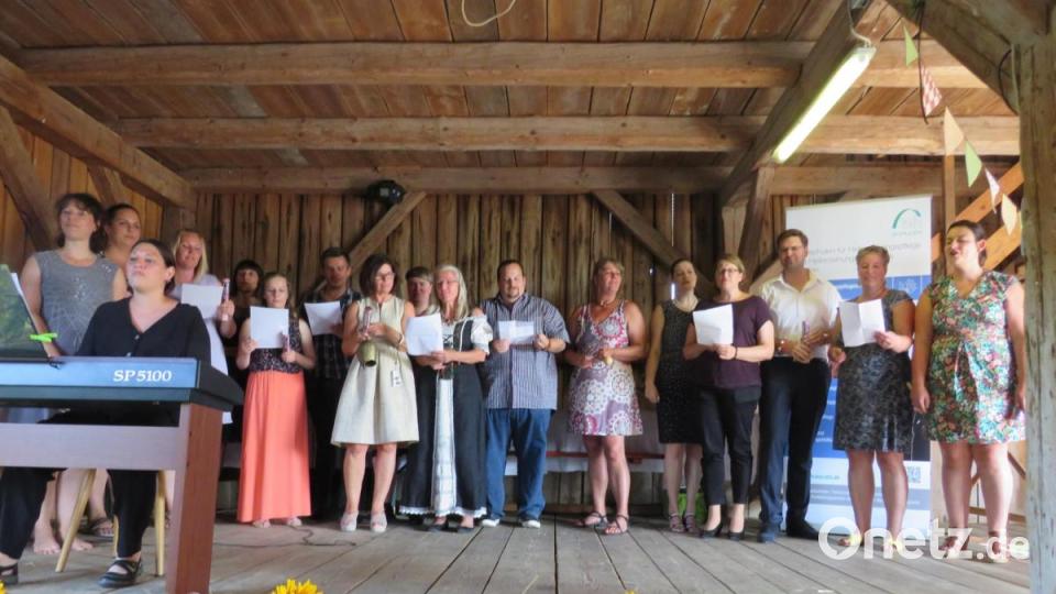 Der Lehrerchor tritt auf. Bild: adj