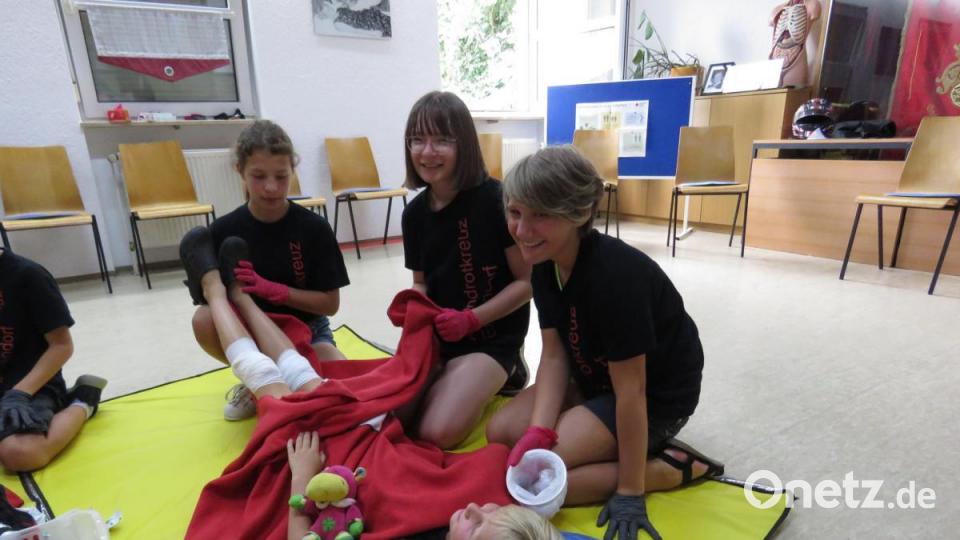 Decke drüber gegen die Kälte und ein Spucknapf, falls dem Patienten schlecht werden sollte. Bild: ubb