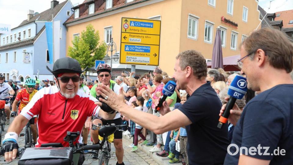 Ankunft auf dem Schwandorfer Marktplatz Bild: Gerhard Götz