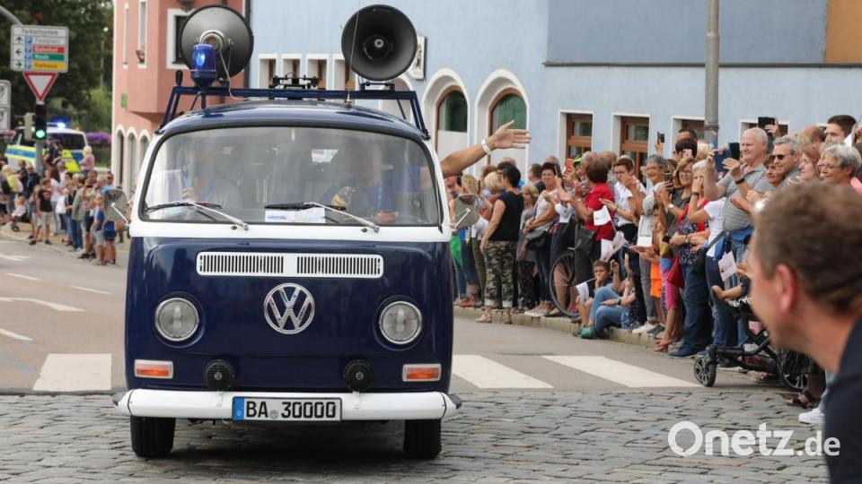 Das Publikum wird angeheizt. Bild: Gerhard Götz