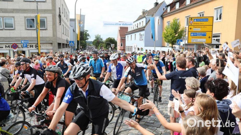Ankunft auf dem Schwandorfer Marktplatz Bild: Gerhard Götz