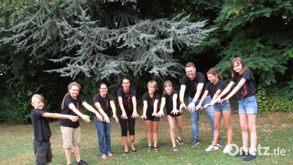 Auch der Schlachtruf muss geübt sein. Bild: ubb