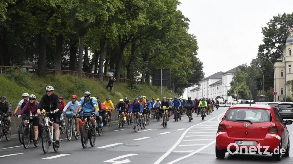 Die 30. BR-Radltour führte am Mittwoch durch den Landkreis Amberg-Sulzbach und stoppte mittags in Amberg. Bild: Petra Hartl