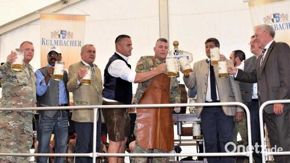 Eröffnung des 61. Deutsch-Amerikanischen Volksfestes auf Camp Kasserine im Truppenübungsplatz Grafenwöhr. Bild: rgr
