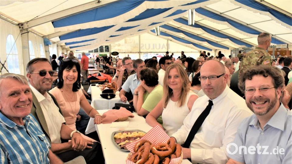 Eröffnung des 61. Deutsch-Amerikanischen Volksfestes auf Camp Kasserine im Truppenübungsplatz Grafenwöhr. Bild: rgr