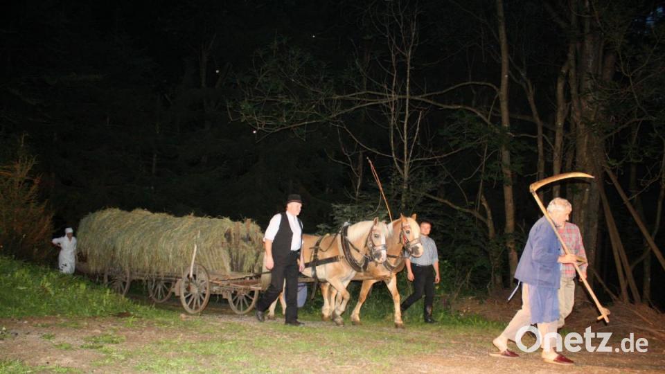 Die eingebrachte Heuernte bildet den Auftakt zur Feier des "Khannasfestes". Bild: lg