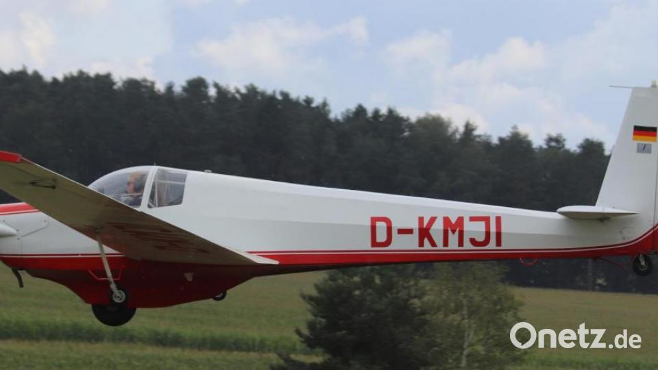 Der Falke SF-25-Cist ein zweisitziger Motorsegler, der ab 1963 gebaut wurde. Der Rumpf besteht aus einer Gitterrohr-Konstruktion und die Tragflächen sind in konventioneller Holzrippenbauweise gefertigt. Bild: mfh