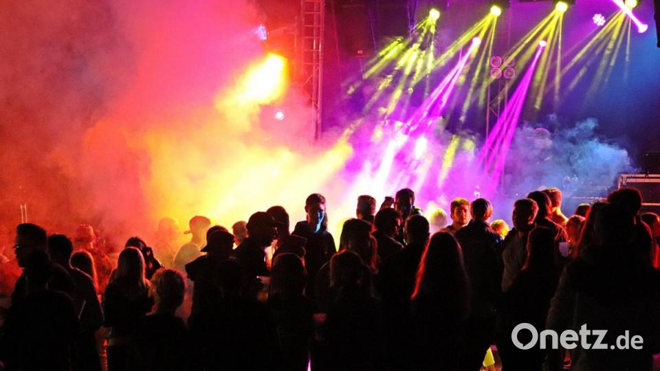 Lichtershow über dem Freibad. Bild: jma