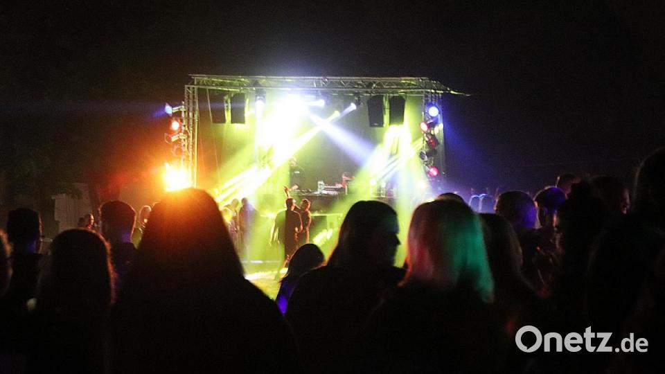 Lichtershow über dem Freibad. Bild: jma