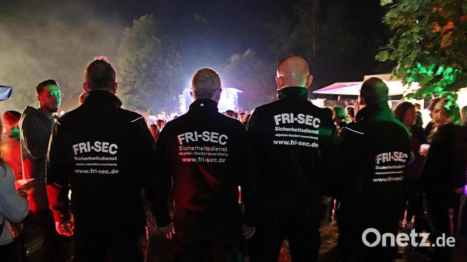 Der Ordnungsdienst passt auf. Bild: jma