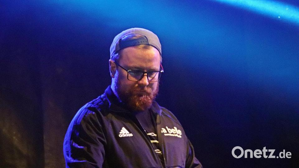 Die DJs heizen mächtig ein. Bild: jma