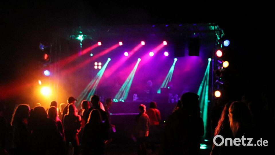 Lichtershow über dem Freibad. Bild: jma