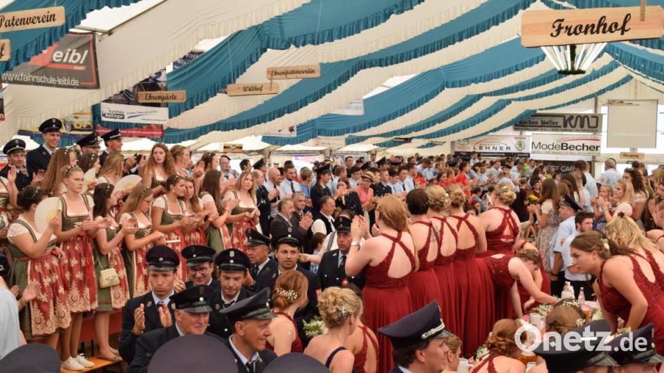 Die Stimmung im Festzelt stieg von Minute zu Minute. Bild: bnr
